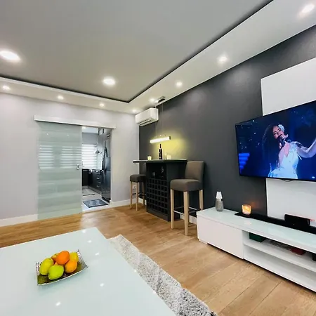 Luxury 1 *